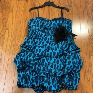 City Triangles Size 14 prom/eveningwear dress blue & black